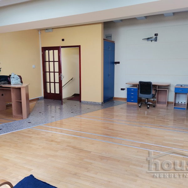 Lokal za izdavanje, Bulevar Oslobođenja, Novi Sad, 110m², 500 €/mes