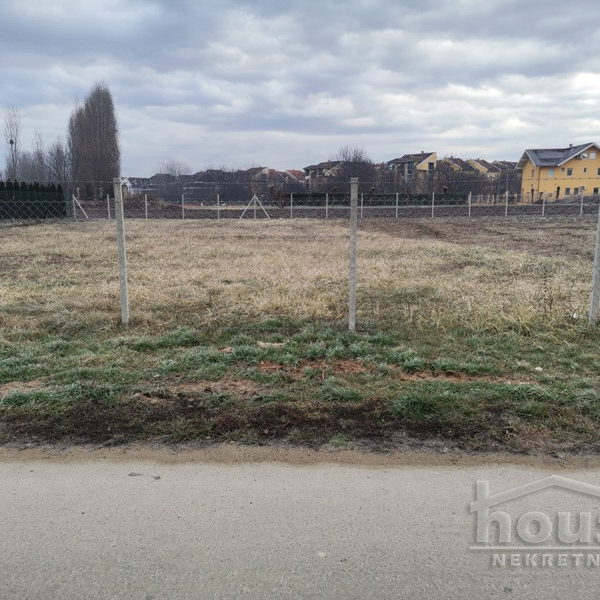 Plac Prodaja Novi Sad  704 m2