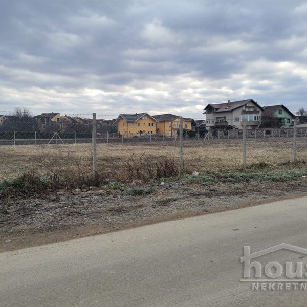 Plac Prodaja Novi Sad  704 m2