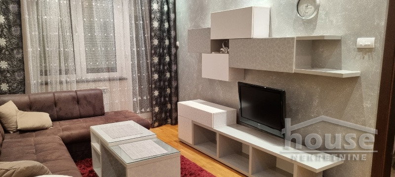 Dvosoban stan za izdavanje, Bulevar Oslobođenja, Novi Sad, 47m², 500 €/mes