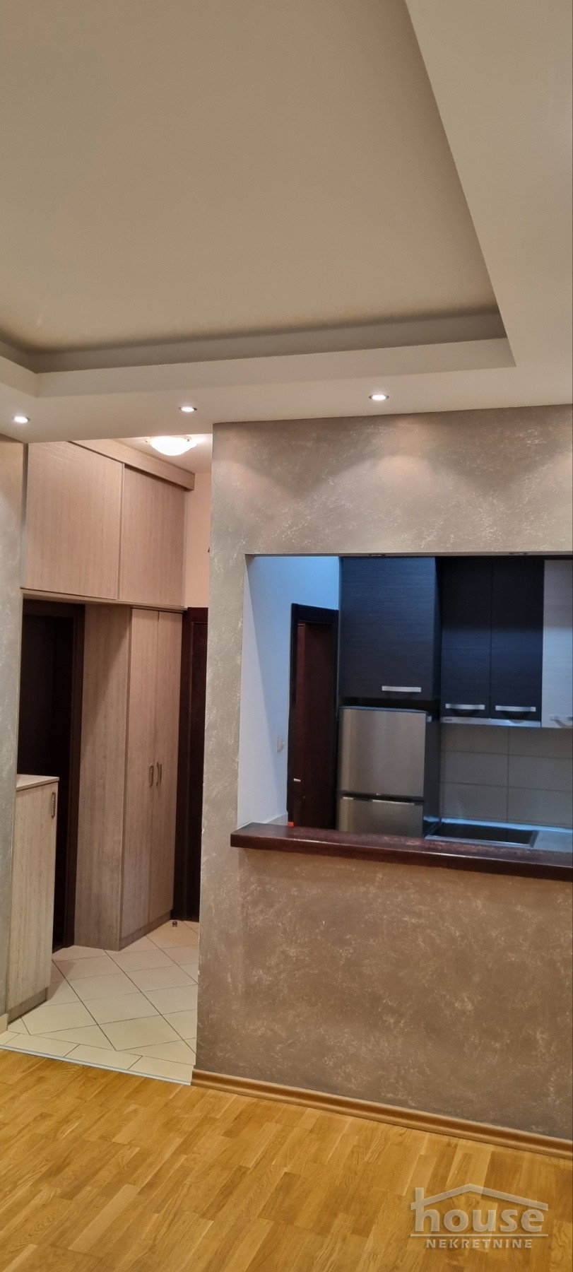 Dvosoban stan za izdavanje, Bulevar Oslobođenja, Novi Sad, 47m², 500 €/mes