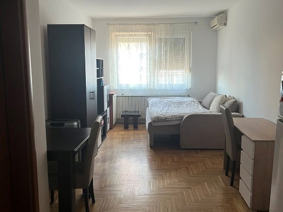 Stan Izdavanje Novi Sad  25 m2