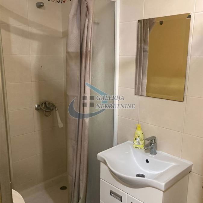Petosoban stan na prodaju, Ekonomski Fakultet, Beograd, 101m², 1. sprat, 349.800 €
