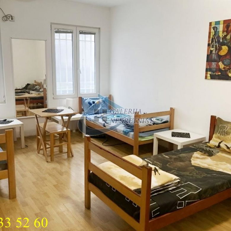 Petosoban stan na prodaju, Ekonomski Fakultet, Beograd, 101m², 1. sprat, 349.800 €
