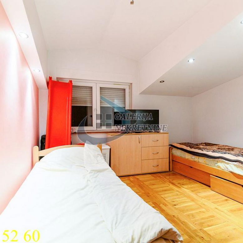 Trosoban stan na prodaju, Karaburma, Beograd, 72m², 4. sprat, 155.000 €