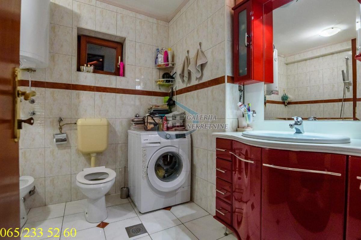 Četvorosoban stan na prodaju, Gundulićev Venac, Beograd, 104m², 5. sprat, 380.000 €