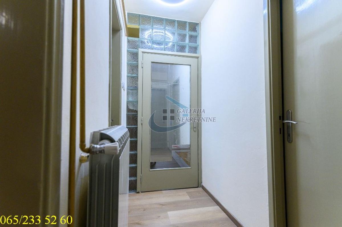 Četvorosoban stan na prodaju, Gradska Bolnica, Beograd, 104m², 3. sprat, 348.000 €