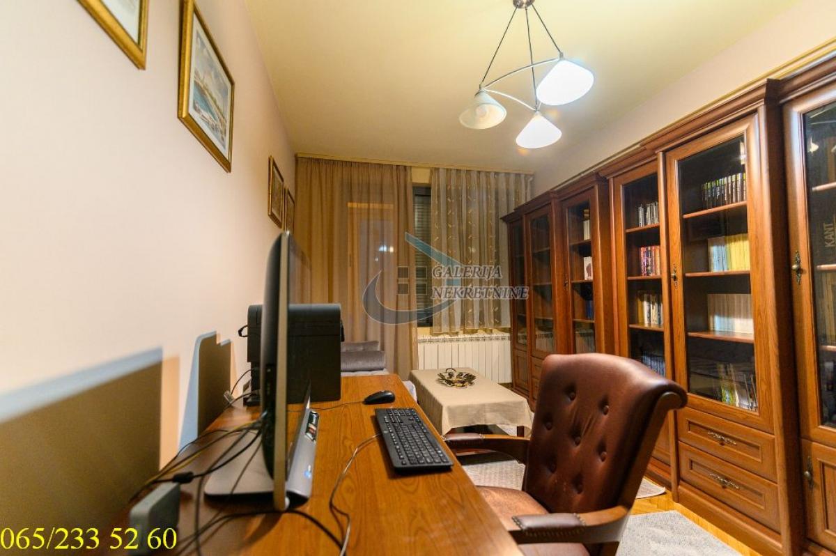 Četvorosoban stan na prodaju, Gradska Bolnica, Beograd, 104m², 3. sprat, 348.000 €