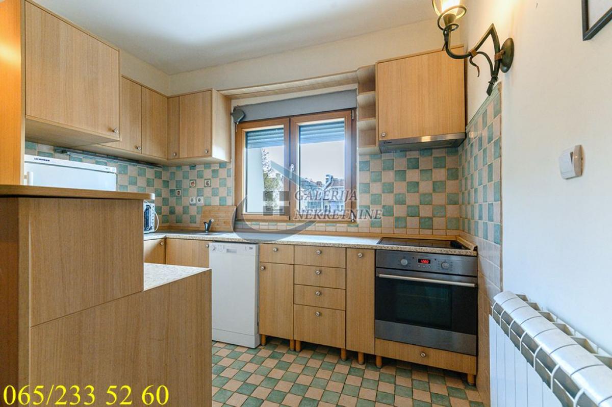 Trosoban stan na prodaju, Atelje 212, Beograd, 78m², 4. sprat, 315.000 €