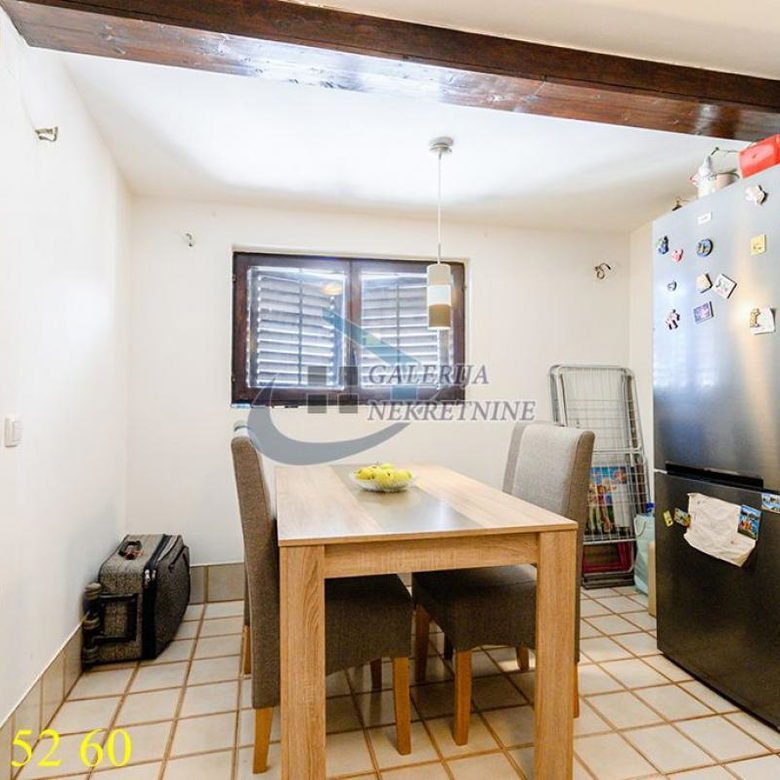 Četvorosoban stan na prodaju, Đeram Pijaca, Beograd, 81m², 300.000 €