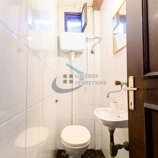 Četvorosoban stan na prodaju, Đeram Pijaca, Beograd, 81m², 300.000 €
