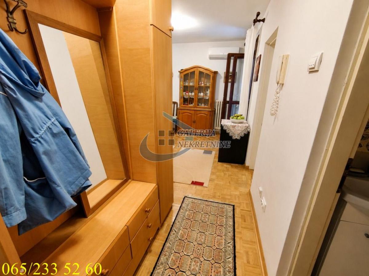 Troiposoban stan na prodaju, Labudovo Brdo, Beograd, 95m², 270.000 €