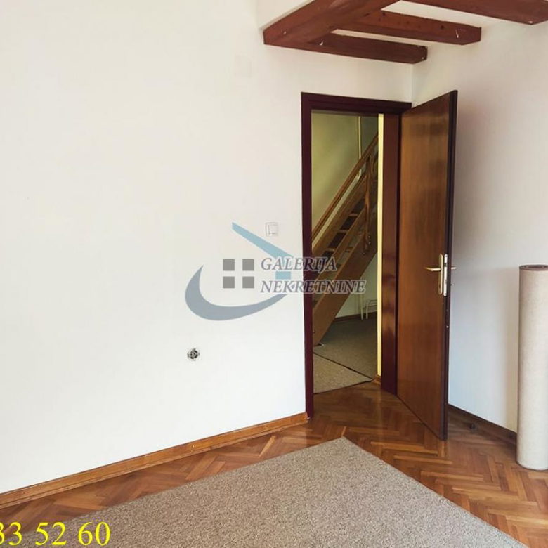 Četvoroiposoban stan za izdavanje, Filmski Grad, Beograd, 135m², 1.100 €/mes