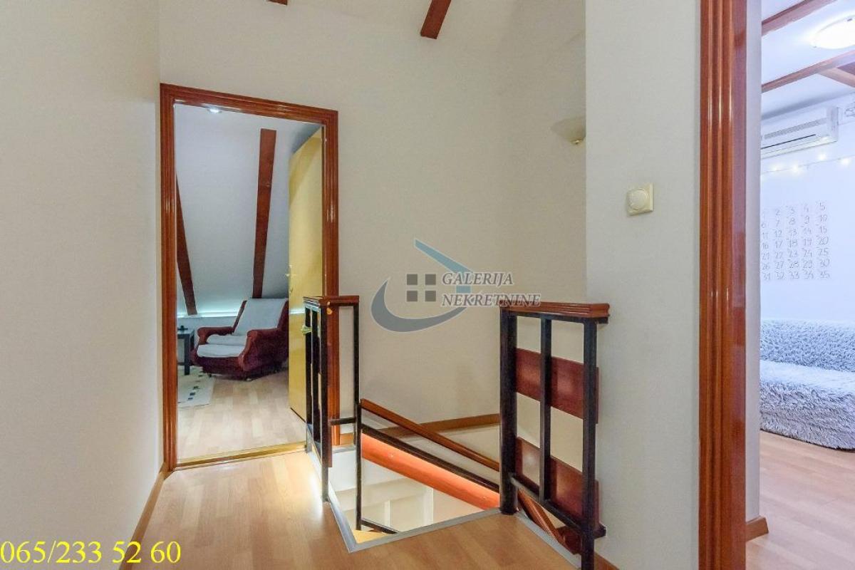 Četvorosoban stan na prodaju, Gundulićev Venac, Beograd, 104m², 5. sprat, 380.000 €