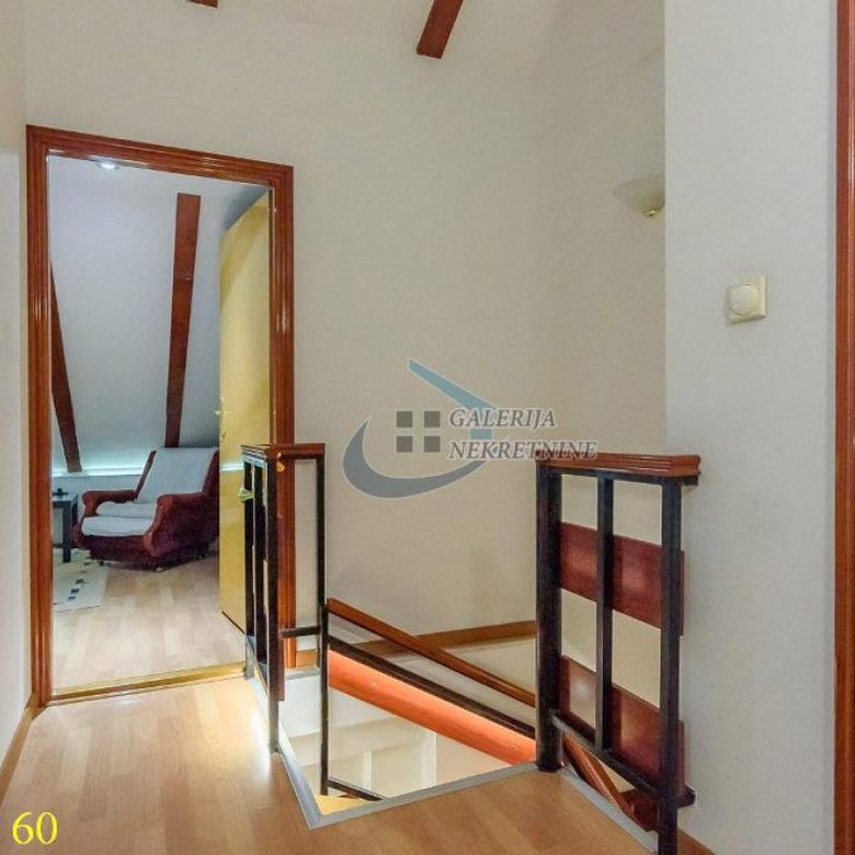 Četvorosoban stan na prodaju, Gundulićev Venac, Beograd, 104m², 5. sprat, 380.000 €