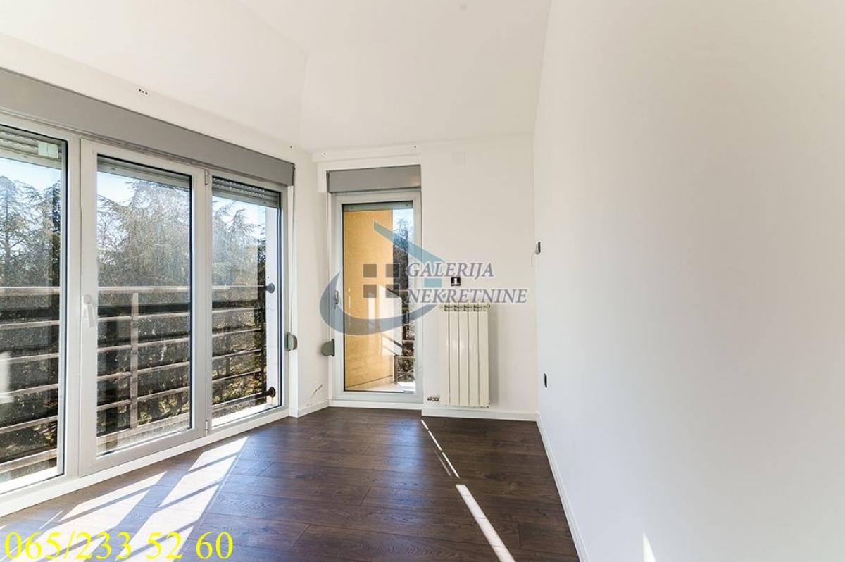 Petosoban stan za izdavanje, Banovo Brdo, Beograd, 195m², 2.500 €/mes