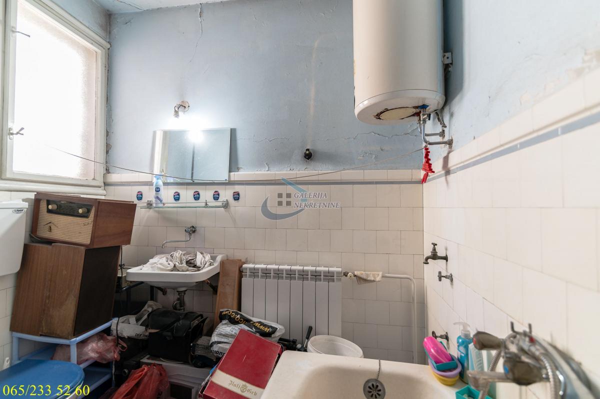 Trosoban stan na prodaju, Studentski Trg, Beograd, 77m², 4. sprat, 377.000 €