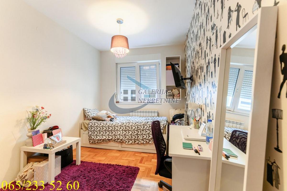 Trosoban stan na prodaju, Učiteljsko Naselje, Beograd, 58m², 199.000 €