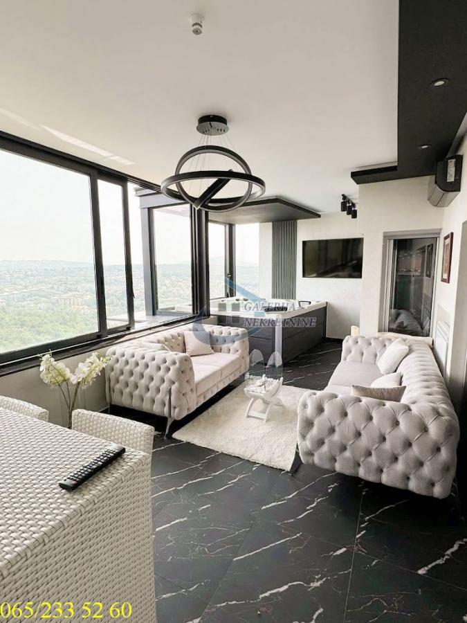 Četvoroiposoban stan na prodaju, Skojevsko Naselje, Beograd, 270m², 580.000 €