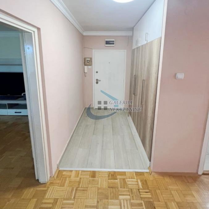 Trosoban stan na prodaju, Farmaceutski Fakultet, Beograd, 75m², 215.000 €