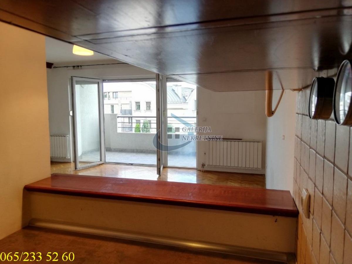 Četvorosoban stan na prodaju, Dedinje, Beograd, 117m², 2. sprat, 468.000 €