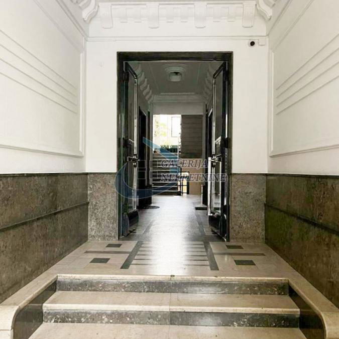 Trosoban stan na prodaju, Studentski Trg, Beograd, 77m², 4. sprat, 377.000 €