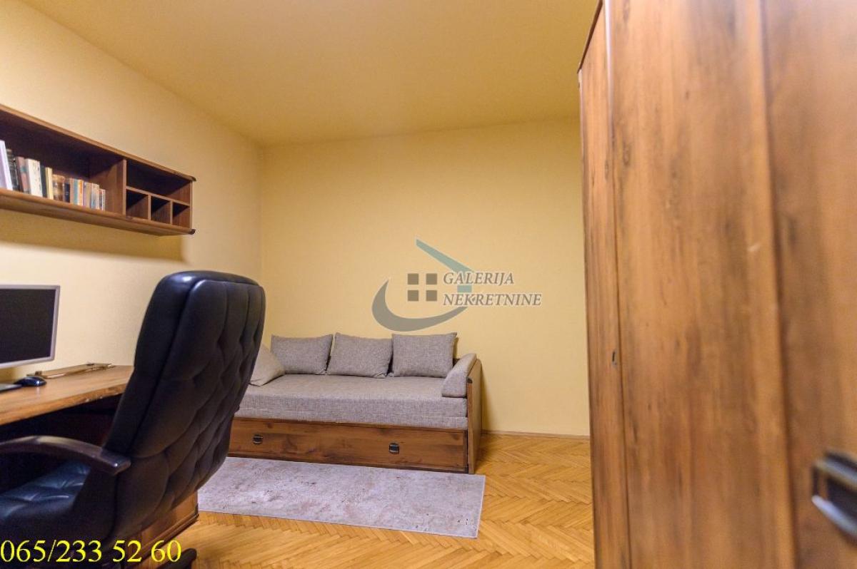 Četvorosoban stan na prodaju, Gradska Bolnica, Beograd, 104m², 3. sprat, 348.000 €