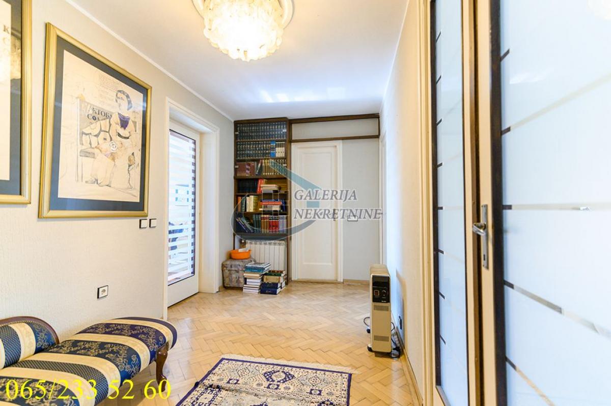 Trosoban stan na prodaju, Zeleni Venac, Beograd, 72m², 225.000 €