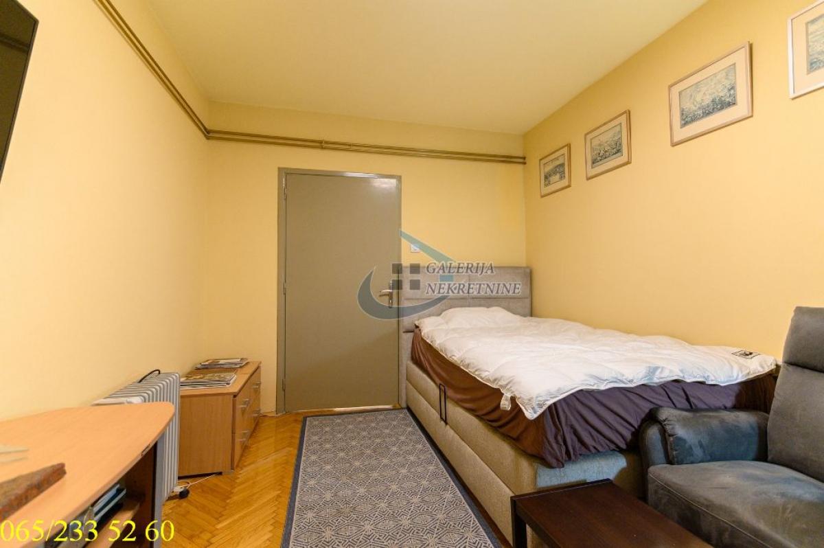 Četvorosoban stan na prodaju, Gradska Bolnica, Beograd, 104m², 3. sprat, 348.000 €