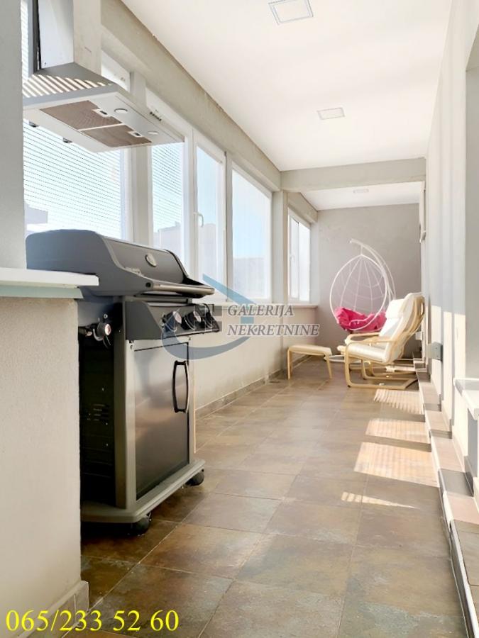 Četvoroiposoban stan na prodaju, Đeram Pijaca, Beograd, 157m², 375.000 €