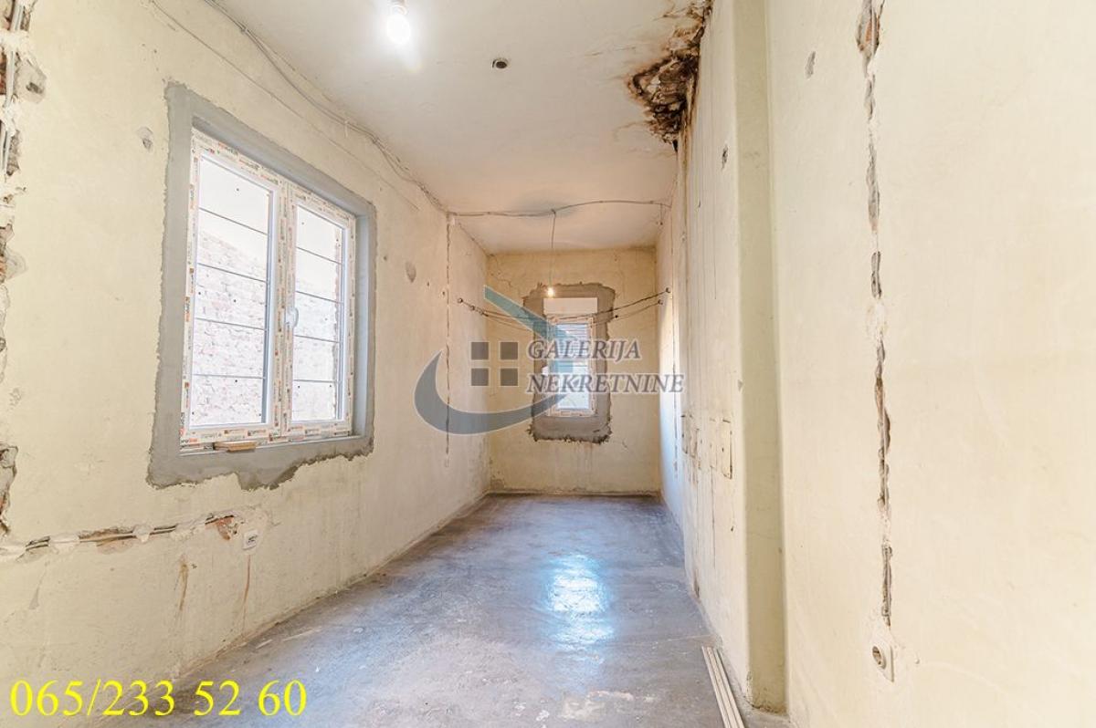 Trosoban stan na prodaju, Studentski Trg, Beograd, 77m², 4. sprat, 377.000 €
