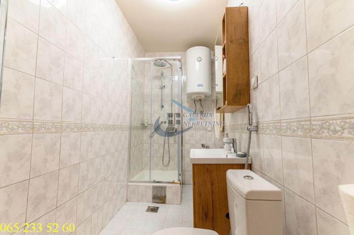 Četvorosoban stan na prodaju, Gradska Bolnica, Beograd, 104m², 3. sprat, 348.000 €