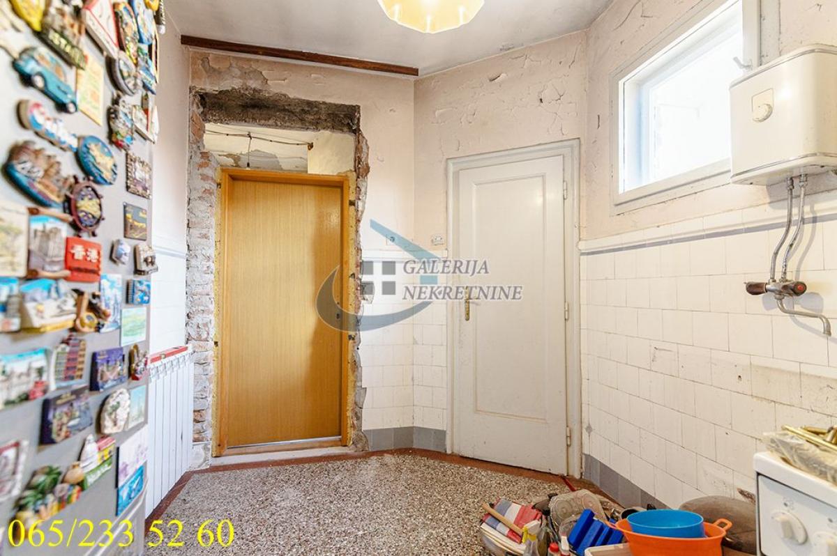 Trosoban stan na prodaju, Studentski Trg, Beograd, 77m², 4. sprat, 377.000 €