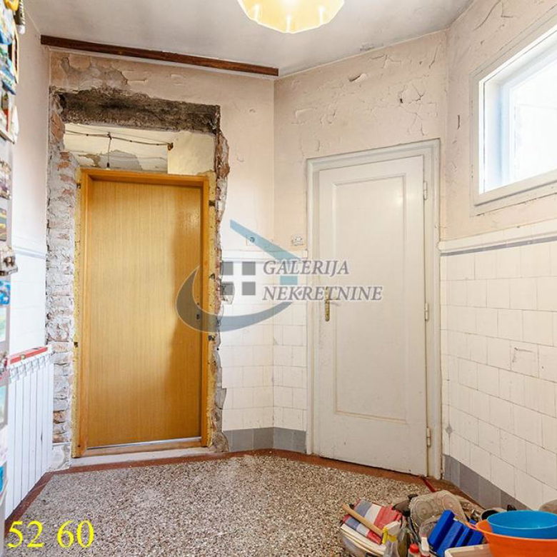 Trosoban stan na prodaju, Studentski Trg, Beograd, 77m², 4. sprat, 377.000 €