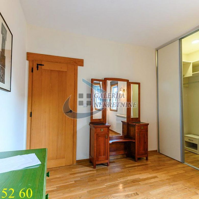 Trosoban stan na prodaju, Atelje 212, Beograd, 78m², 4. sprat, 315.000 €
