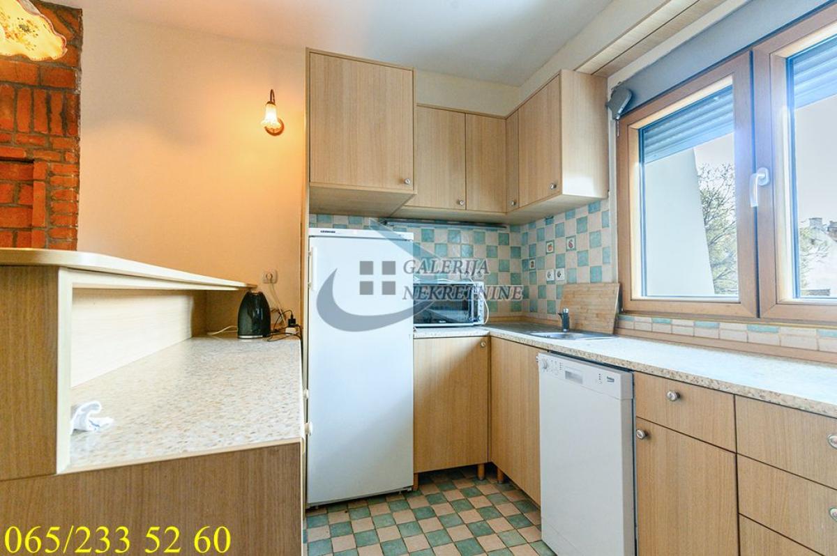 Trosoban stan na prodaju, Atelje 212, Beograd, 78m², 4. sprat, 315.000 €