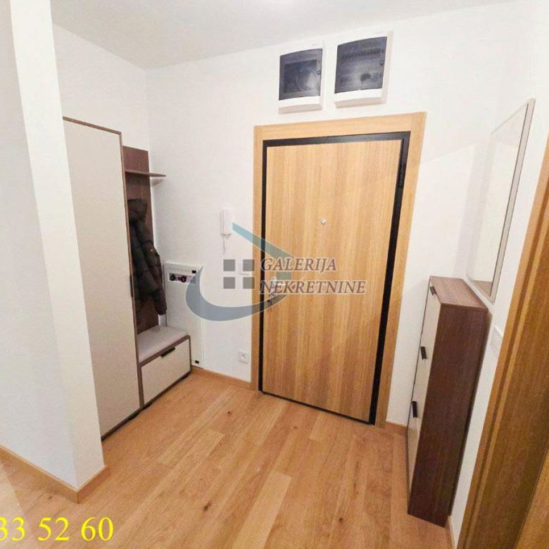 Trosoban stan na prodaju, Kluz, Beograd, 67m², 3. sprat, 240.000 €
