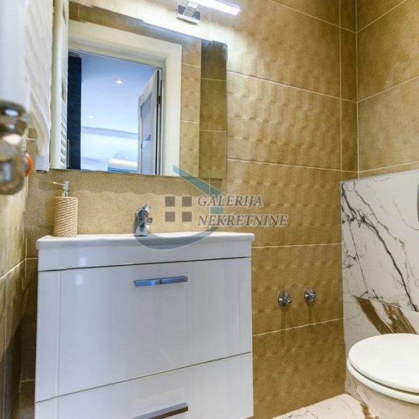 Petosoban stan za izdavanje, Banovo Brdo, Beograd, 195m², 2.500 €/mes