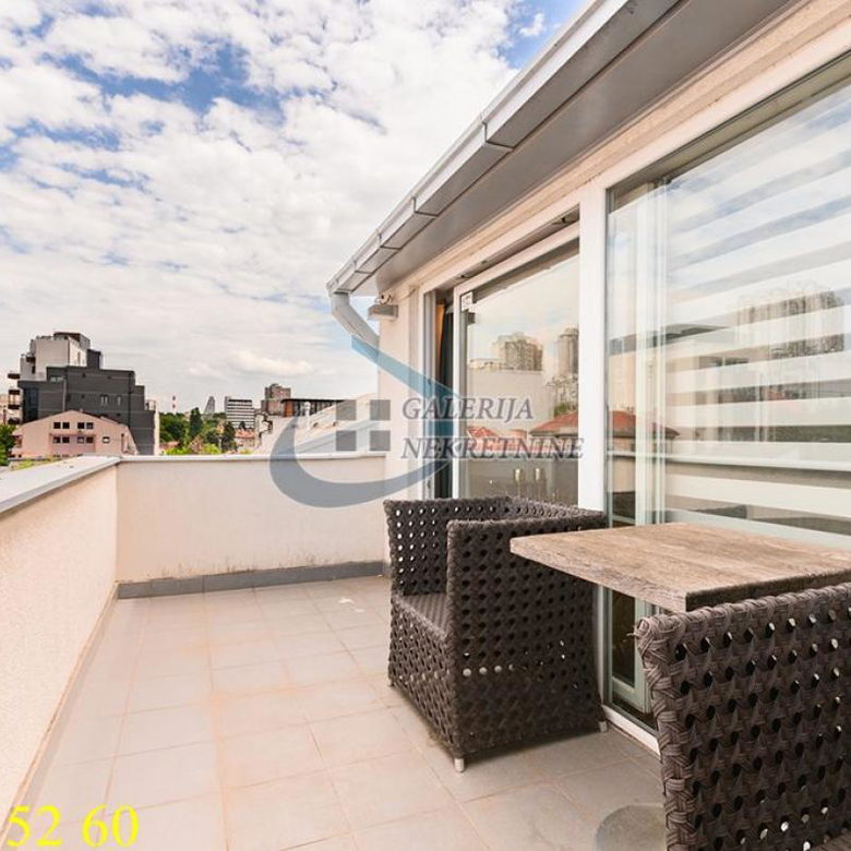 Trosoban stan na prodaju, Južni Bulevar, Beograd, 83m², 389.000 €