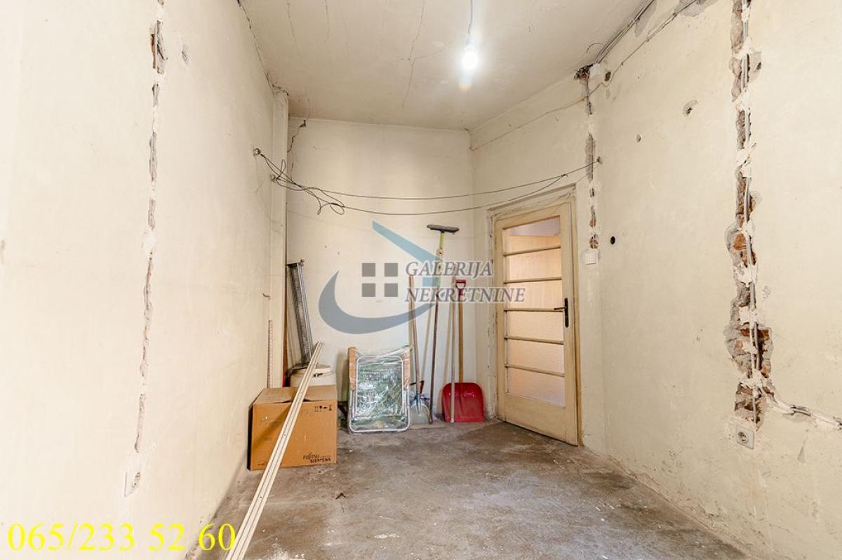 Trosoban stan na prodaju, Studentski Trg, Beograd, 77m², 4. sprat, 377.000 €