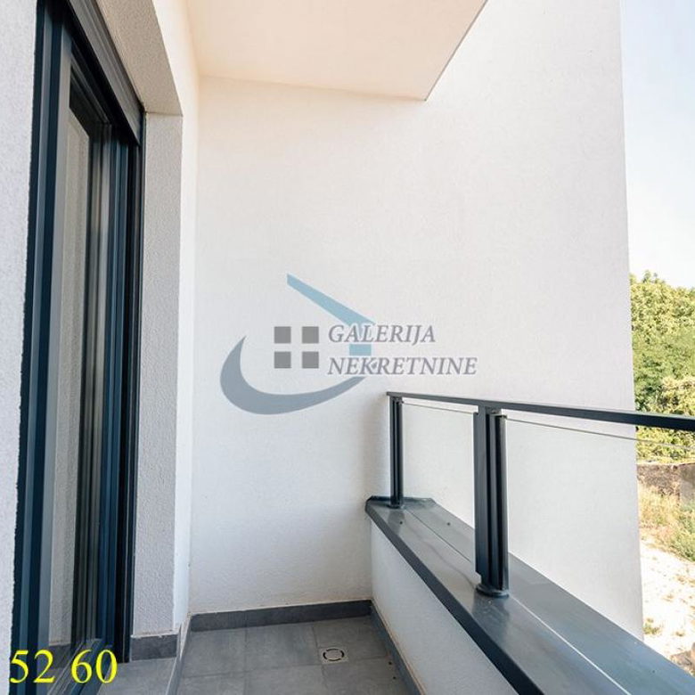 Trosoban stan na prodaju, Kluz, Beograd, 67m², 3. sprat, 240.000 €