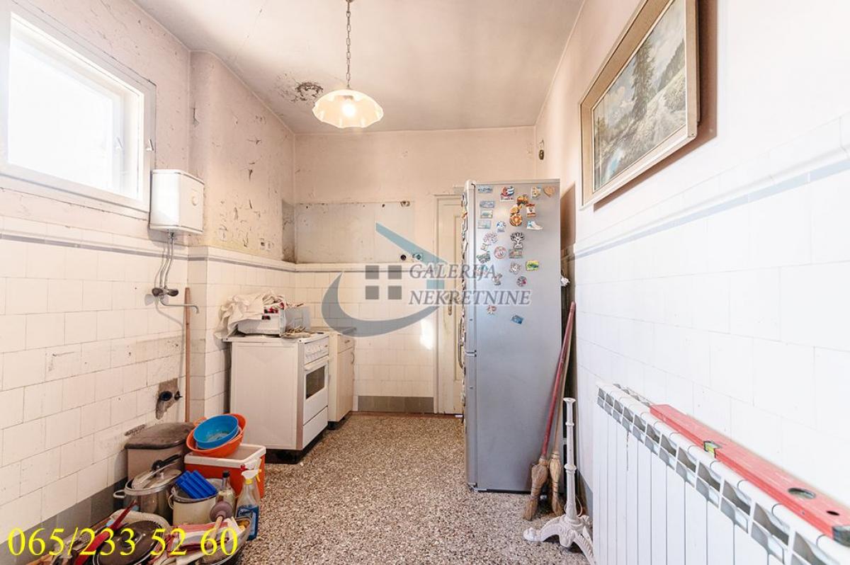 Trosoban stan na prodaju, Studentski Trg, Beograd, 77m², 4. sprat, 377.000 €