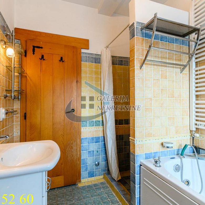 Trosoban stan na prodaju, Atelje 212, Beograd, 78m², 4. sprat, 315.000 €