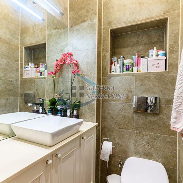 Trosoban stan na prodaju, Skupština, Beograd, 95m², 417.000 €