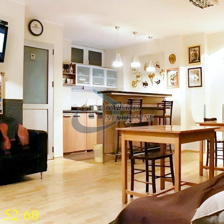 Petosoban stan na prodaju, Ekonomski Fakultet, Beograd, 101m², 1. sprat, 349.800 €