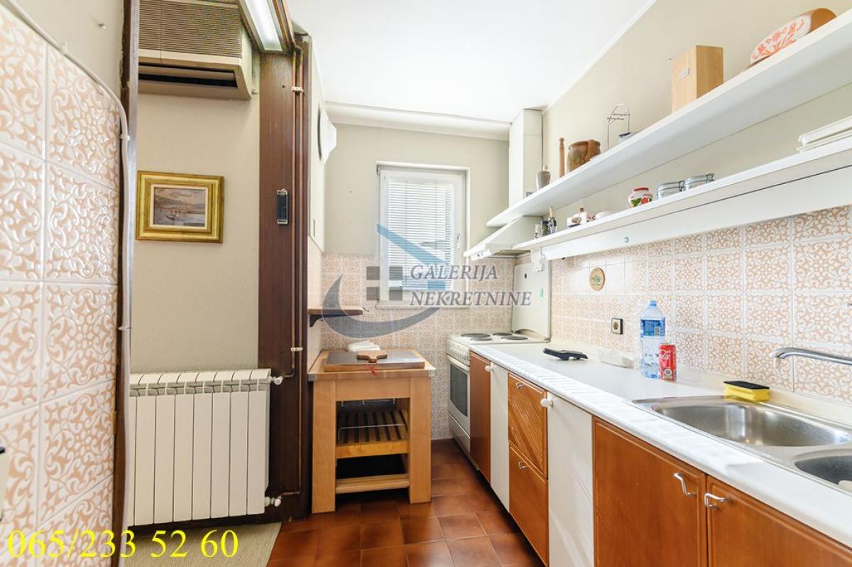 Trosoban stan na prodaju, Zeleni Venac, Beograd, 72m², 225.000 €