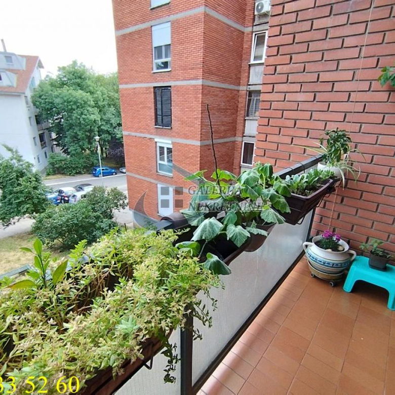 Troiposoban stan na prodaju, Labudovo Brdo, Beograd, 95m², 270.000 €