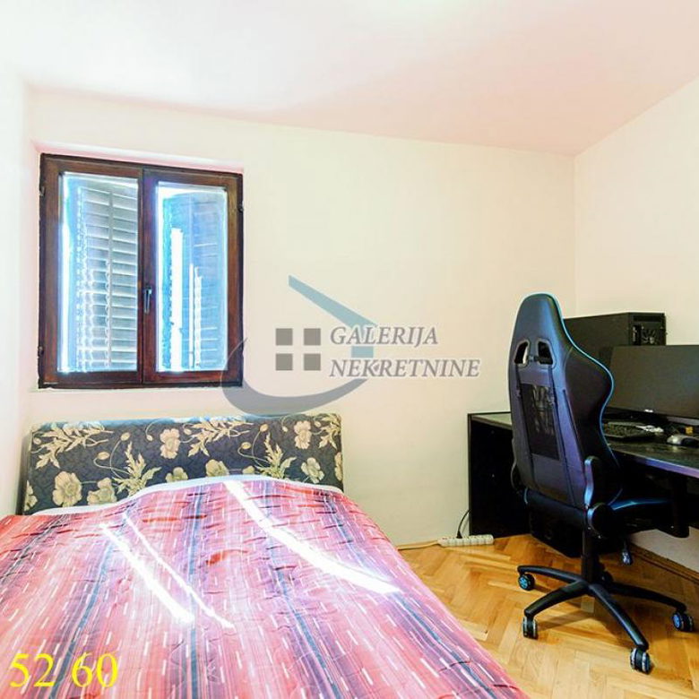 Četvorosoban stan na prodaju, Đeram Pijaca, Beograd, 81m², 300.000 €