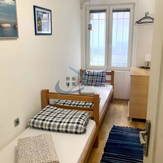 Petosoban stan na prodaju, Ekonomski Fakultet, Beograd, 101m², 1. sprat, 349.800 €