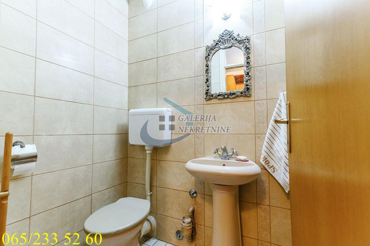 Troiposoban stan na prodaju, Karađorđev Park, Beograd, 73m², 299.000 €